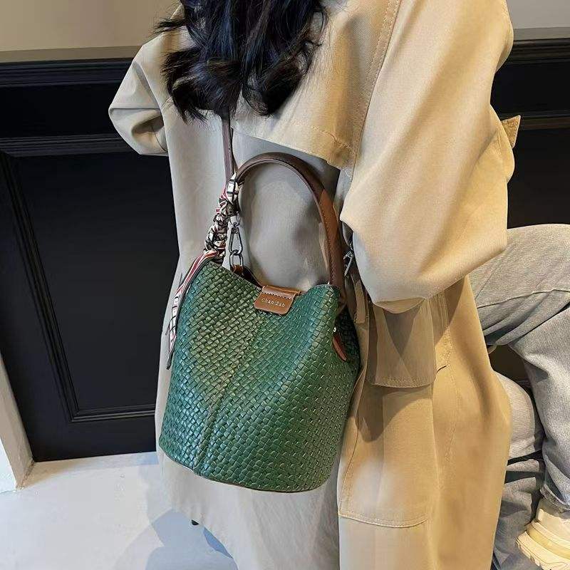 สีเขียว