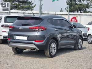 รถยนต์มือสองปี 2017 สีเทา รถใหม่ทั้งคัน เกียร์ออโต้ เครื่องยนต์ดีเซล รถ SUV ขนาดกลาง สีเทา พร้อมระบบควบคุมความเร็วอัตโนมัติ เบาะอุ่น รถใช้ในเกาหลี สภาพดี - Product Image 2
