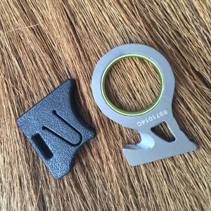 Cortador de Cuerdas de un Solo Dedo, Mini Herramienta de Supervivencia Portátil, Cortador de Cinturón de Seguridad para Auto, Cuchillo Multifuncional de Escape, Plástico Gris, 10 Pulgadas - Product Image 1