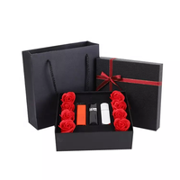 Boîte cadeau créative pour la Saint-Valentin avec gaufrage et plastification mate, dossiers en carton personnalisables, design floral