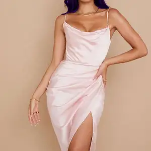 2023 Wholesale Sexy Lady Cowl Neck Sleeveless Women Modest Knee Length Slim Fit Satin Dress