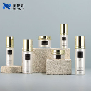 Ensemble de soins de la peau Minnie Tender Care 30ml 50ml 100ml 120ml Flacons cosmétiques hydratants de voyage - Product Image 1