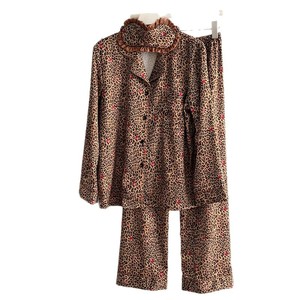 Nuovo <span class=keywords><strong>Pigiama</strong></span> Intero da Donna 2026 in Seta Ghiaccio con Stampa Leopardata, Maniche Lunghe e Scollo a V, Traspirante, con Mascherina per Occhi - Disponibile all'Ingrosso - Product Image 5
