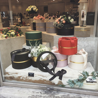 Boîte à fleurs 2 pièces en tissu satiné de haute qualité boîte-cadeau ronde en PVC avec ruban boîte d'emballage cadeau ronde pour la Saint-Valentin