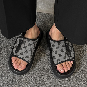 Chaussons de plage de luxe pour hommes, nouveau style d'été, semelle souple antidérapante, chaussures décontractées pour l'extérieur et le quotidien - Product Image 2