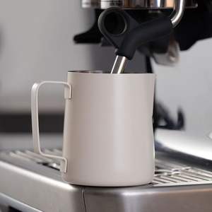 बरिस्ता लट्टे आर्ट के लिए थोक कस्टम स्टेनलेस स्टील कॉफी मिल्क जग मिनी छोटा आधुनिक धातु स्टीम एस्प्रेसो फ्रॉथिंग पिचर - Product Image 3