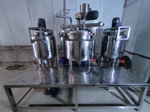 Equipo de Fermentación de Vino Semiautomático con Controles PLC Integrados en Plataforma de Procesamiento de Acero Inoxidable, Compatible con Jarabe - Product Image 4