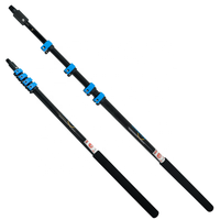 Perche télescopique sécurisée à verrouillage pour nettoyage extérieur, avec verrous à bascule bleus et rivets métalliques pour fenêtres et toitures extérieures