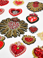 Fabricant de patchs de broderie personnalisés au fer à repasser pour tissu en forme de coeur paillettes perlées strass appliques