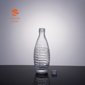 Botellas de Vidrio Ondulado Personalizadas al por Mayor de 500 ml, 700 ml y 750 ml para Ron, Vodka y Ginebra de Marca con Corcho - Product Image 2