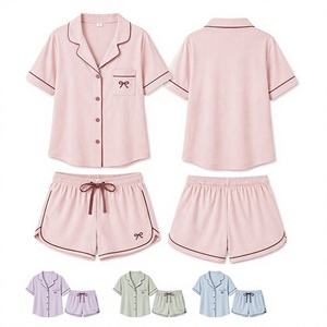 Conjunto de pijama personalizado para mujer, manga corta, con botones, ropa de dormir suave, conjunto de pantalones cortos para estar en casa. - Product Image 1