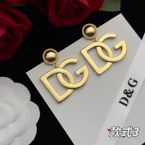 Boucles d'Oreilles Pendeloques de Créateur Inspirées des Lettres DG, Vente en Gros, Grand Modèle, Dernière Tendance de Mode, Bijoux de Luxe Populaires - Product Image 3