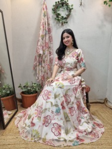 Conjunto de Lehenga Choli de organza floral para mujer DC Elements con Dupatta | Colección de Diseños Étnicos Festivos para Bodas y Fiestas - Product Image 5