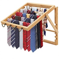 Porte-cravates mural réglable en bois – Organisateur de foulards pour 50 cravates, 4 crochets pour ceintures, installation facile, pour hommes et femmes, idéal pour placard