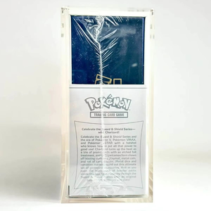 Estuche de exhibición horizontal de plástico satinado mate preensamblado para la colección Ultra Premium de Pokémon Espada y Escudo, Charizard - Product Image 3