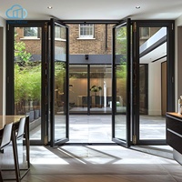 Porte pliante multi-panneaux en alliage d'aluminium mince, moderne, pour extérieur, avec verre trempé, vue panoramique, pour terrasse de villa urbaine
