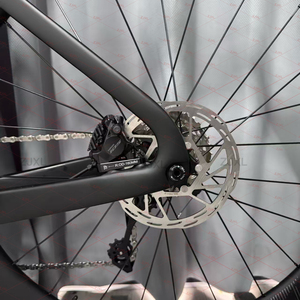 Bicicleta de Carretera de Fibra de Carbono KOZO, Venta Directa de Fábrica, 700C UT Di2 7170-24 Velocidades, Frenos de Disco Hidráulicos, OEM UT Di2 8170 - Product Image 3