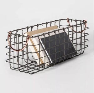 <span class=keywords><strong>Panier</strong></span> <span class=keywords><strong>de</strong></span> <span class=keywords><strong>rangement</strong></span> en fil métallique <span class=keywords><strong>de</strong></span> grande taille pour la maison moderne avec poignées en cuivre - Product Image 5