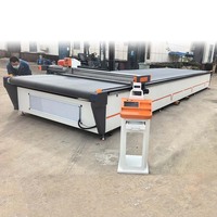 Cutter à lame vibrante CNC à double servomoteur avec table de travail sur mesure pour la découpe de textiles, tapis de voiture, cuir et tissus