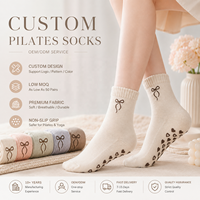 Chaussettes de Pilates personnalisées antidérapantes, faible MOQ, OEM ODM, logo brodé, chaussettes de yoga en coton pour femmes