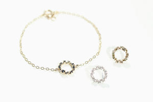 สร้อยข้อมือไข่มุกเพชร Yellow Brilliant02 ทอง 14K เครื่องประดับคุณภาพสูง ขายส่ง ผู้ผลิตตามสั่งสำหรับผู้หญิง รับผลิตแบบ OEM ODM - Product Image 4