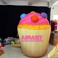 Aufblasbare Werbeplakatidee für Dessertläden: großer Kuchenballon, aufblasbarer Cupcake für die Dekoration von Food Festivals