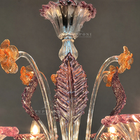 Lustre en verre soufflé artisanal à motifs floraux colorés, structure métallique, lampe suspendue pour salon de grande maison