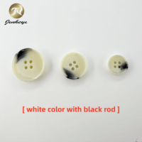 Kancing Resin Bulat 4 Lubang Warna Putih Dengan Garis Hitam Imitasi Kancing Tanduk untuk Mantel Jas Pakaian
