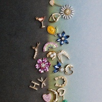 Breloques DIY tendance en laiton plaqué or 14 carats pour femmes et enfants, formes cœur et fleur, zircon coloré, pour cadeaux de mariage/anniversaire