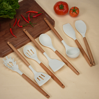 Ensemble d'ustensiles de cuisine en silicone écologique 12 pièces avec manche en bois de hêtre massif, anti-rayures, résistant à la chaleur 230°C, sans BPA, qualité alimentaire, personnalisable