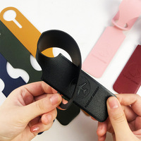 Vente directe usine – Étiquette de bagage en PU personnalisée avec motif en relief, étiquette d'identification pour carte d'embarquement avec motif lettre personnalisé