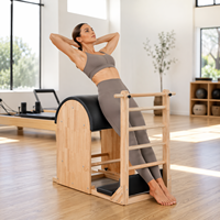 Baril d'escalade Pilates en chêne pour deux utilisateurs, pour l'entraînement d'étirement assisté par un partenaire, l'entraînement de posture et le matériel de yoga