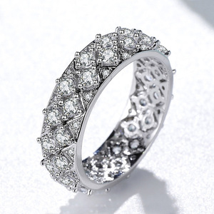 Anello a fascia con pavé completo da donna, gioiello da dito di tendenza stile street - Product Image 1