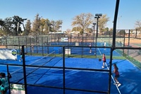 Coût du court de padel panoramique en verre de haute qualité court de tennis à pagaie court de padel flexible