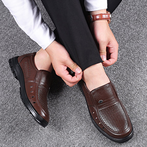 Mocasines de cuero vacuno de primera calidad para hombre, color marrón, perforados, sin cordones, informales, para uso diario. - Product Image 3