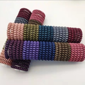 Élastiques à <span class=keywords><strong>cheveux</strong></span> en <span class=keywords><strong>spirale</strong></span> personnalisés, taille moyenne, pour <span class=keywords><strong>cheveux</strong></span> épais, multicolores, sans plis, en plastique type cordon téléphonique (couleur mate) - Product Image 6