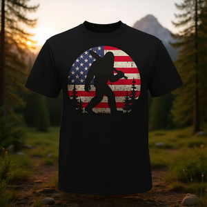 Camiseta patriótica Bigfoot con diseño de bandera estadounidense del 4 de julio - Product Image 3