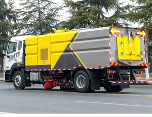 รถกวาดถนน Clw Howo 4x2 18 ตัน คุณภาพเชื่อถือได้ รองรับการปรับแต่งสำหรับการทำความสะอาดในเขตเทศบาล - Product Image 4