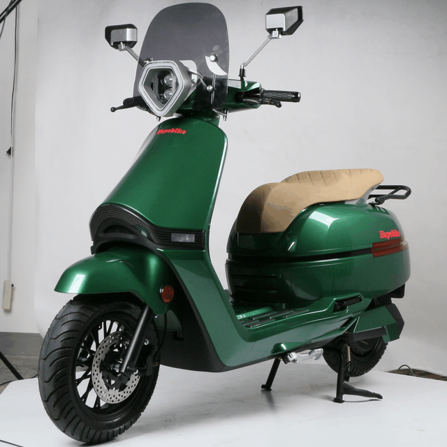 Adults High Speed E-Bike 2000W 30AH Lithium Battery Steel Frame E-bike Motorcycle with Hydraulic Disc Brakes
