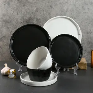 Premium qualità fatto a mano matrimonio hotel ristorante pranzo in ceramica opaca ciotola e piatto bianco piatti neri set di stoviglie di lusso