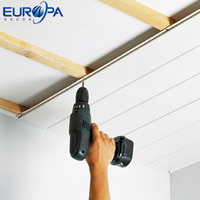 Plafonds en PVC décoratifs modernes pour l'intérieur, panneaux de plafond en bois laminé brun pour chambre à coucher, salon, hôtel, hall