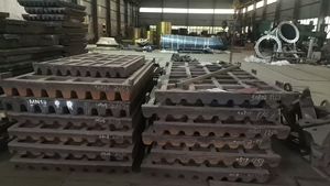 Износостойкие детали для горнодобывающей промышленности: подвижные и фиксированные щеки и опорные плиты из высокомарганцовистой стали с крупно- и мелкозубчатой поверхностью - Product Image 4