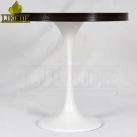 Table de salle à manger ronde moderne avec base en métal tulipe et dessus en contreplaqué pour meubles de maison de restaurant de salon
