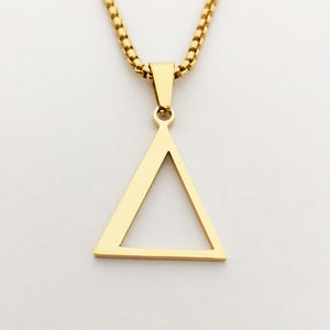 Collier pendentif en triangle géométrique en acier inoxydable 316L Collier à breloques en forme de pyramide Delta avec lettres <span class=keywords><strong>grecques</strong></span> Vendeurs de bijoux - Product Image 1
