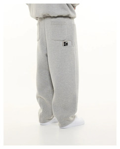 <span class=keywords><strong>Pantaloni</strong></span> Sportivi <span class=keywords><strong>Grigi</strong></span> Larghi Personalizzati da Uomo, Antipiega, in Scuba, per Palestra, <span class=keywords><strong>con</strong></span> Tasche, Gamba Dritta, per il Relax - Product Image 4