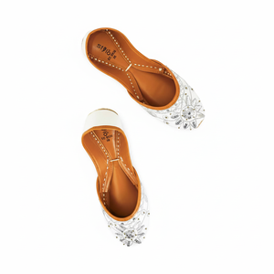 Mocassins blancs de fantaisie Khusa EC8536 - Product Image 1
