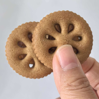 Biskuit Sandwich Isi Selai Mulberry Cokelat Hitam Grosir, Kue Kering Rasa Buah yang Renyah, Camilan Teh Sore dengan Isian Lembut