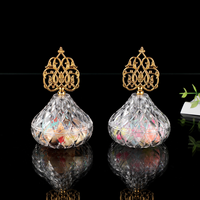 Vente en gros de pots à bonbons en plastique avec couvercle doré, boîte à dragées en acrylique transparent à coupe diamant pour la décoration de Ramadan, de mariages et d'anniversaires