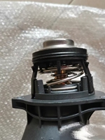 Conjunto de Termostato Integrado para Motor Mercedes M278V8, 2782000815 2782000415