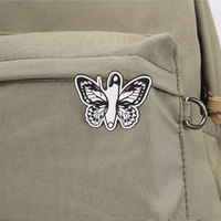 Épinglette vintage gothique en métal, motif papillon, design contrastant, épinglette émaillée, ornement pour veste et chapeau